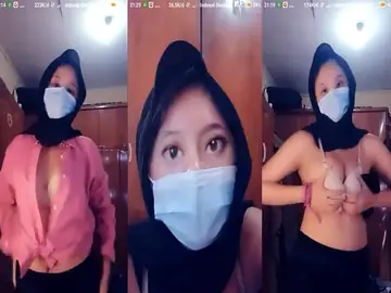 Tika Live Hot Jilbab Muncrat Bikin Sange poster