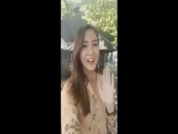 Yesica Cukarestu Selebgram Seksi Pamer Bodi Montok Sange poster